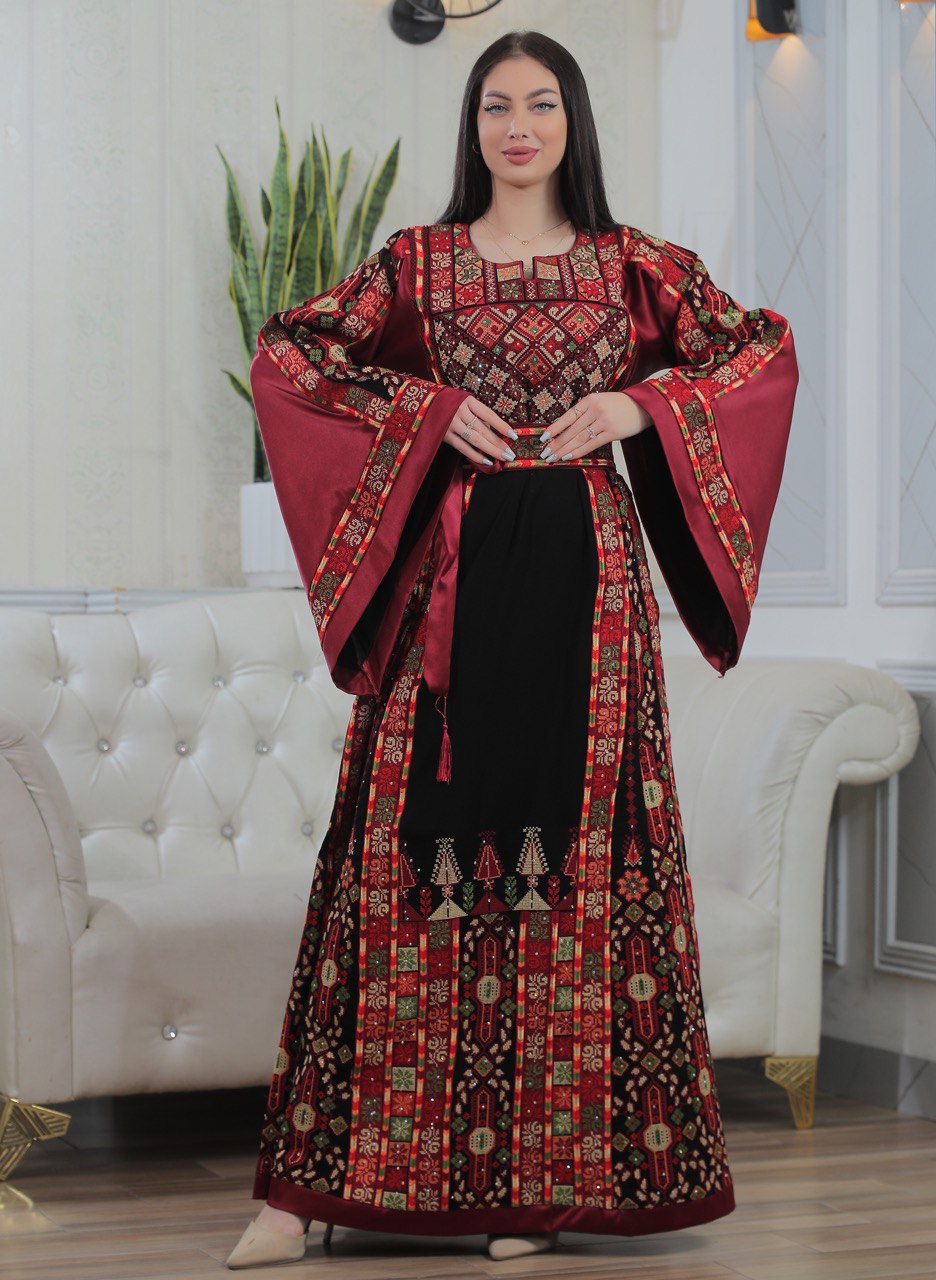 Traditional Embroidered Abaya with Belt and Wide Sleeves