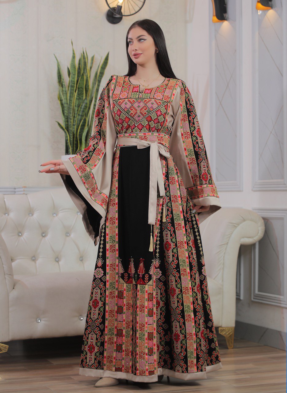 Traditional Embroidered Abaya with Belt and Wide Sleeves