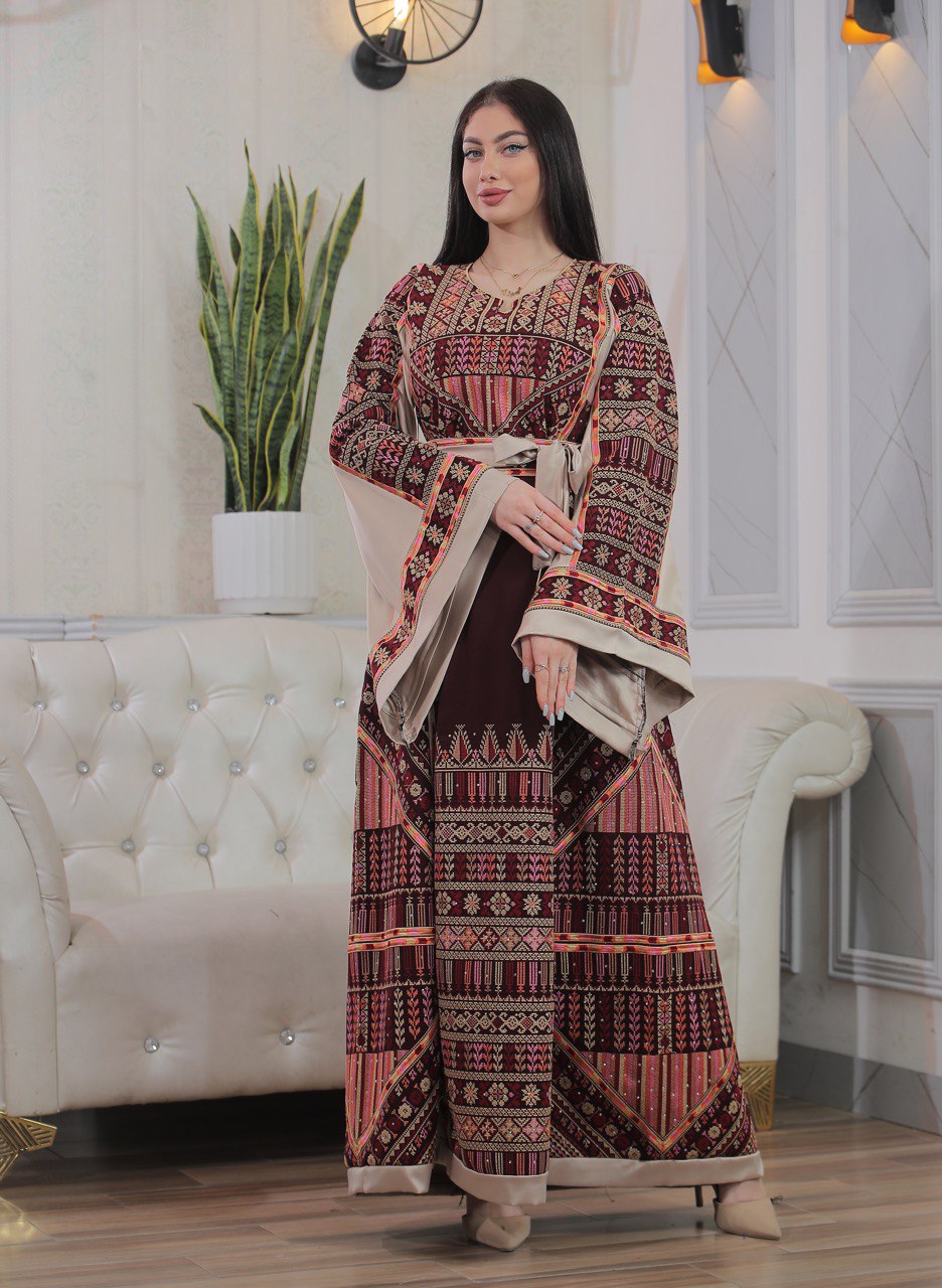 Traditional Embroidered Abaya with Belt and Wide Sleeves