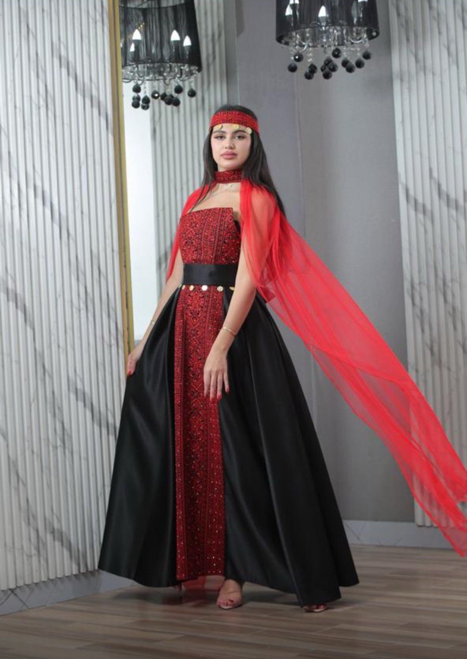 Strapless Embroidered Dress with Wrapped Neck and Long Veil